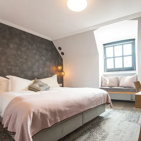 Ratshotel Отель Хальтерн